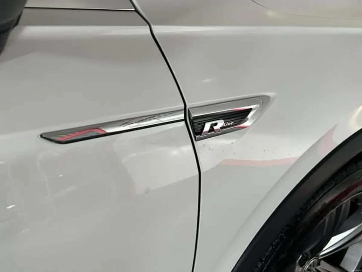 Volkswagen Tiguan R-LINE 2.0 TDI MANUAL 6SPEED FWD - Image 4