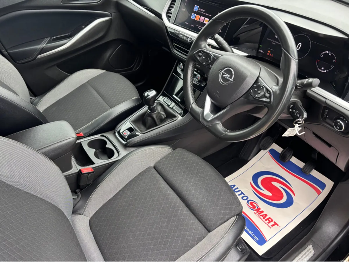 Opel Grandland SPORT 1.2 130PS-PET- 130PS-PET-6SP - Image 3