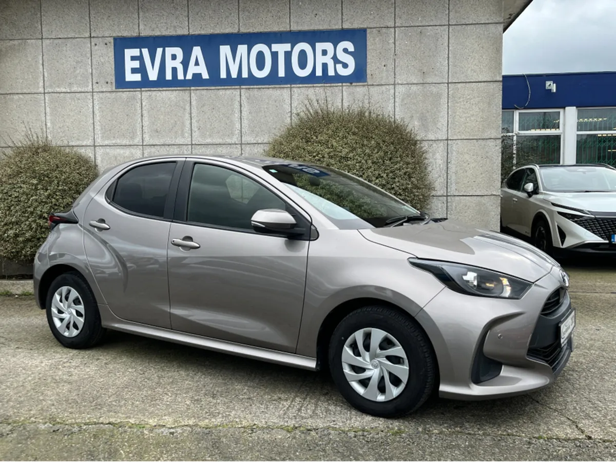 Toyota Yaris X AUTOMATIC HYBRID 1.5 PETROL //KEYLE - Image 3