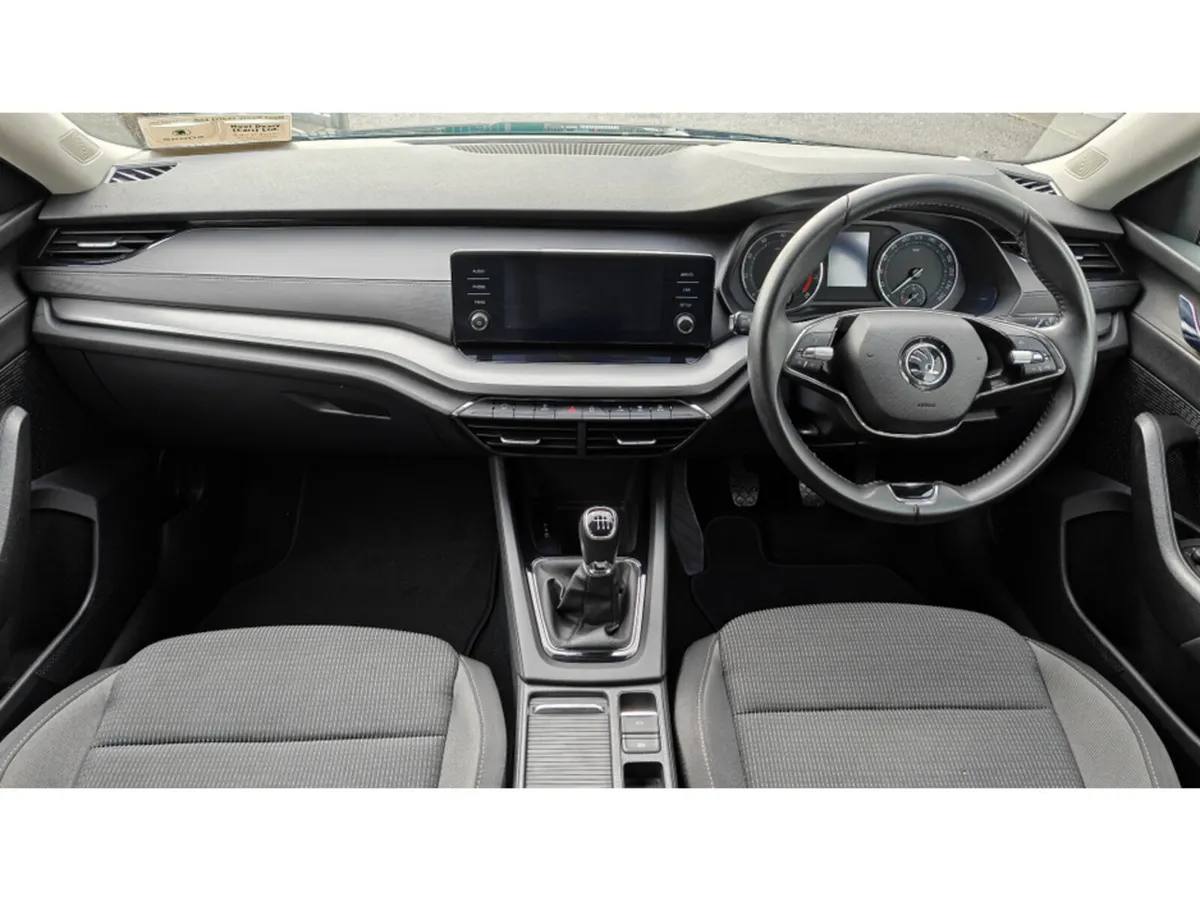 Skoda Octavia AMBITION 1.0 TSI 110HP 5DR- GRAPHITE - Image 2