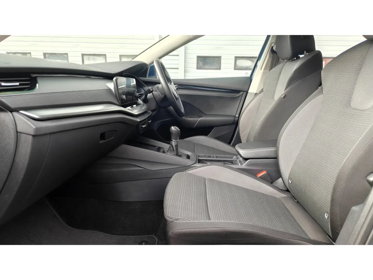 Skoda Octavia AMBITION 1.0 TSI 110HP 5DR- GRAPHITE - Image 4