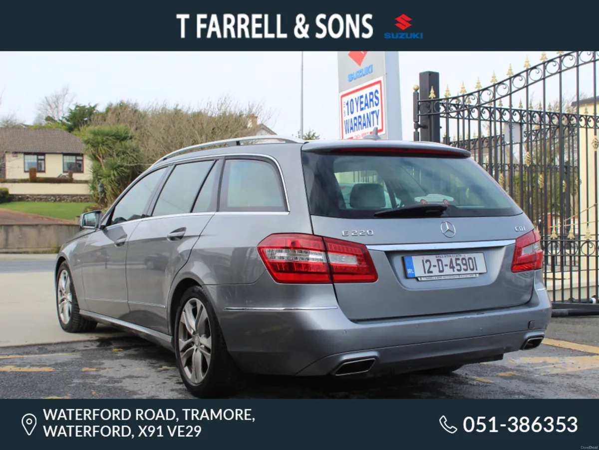 Mercedes-Benz E-Class E220 CDI BLUE EFFICIENCY EXE - Image 3