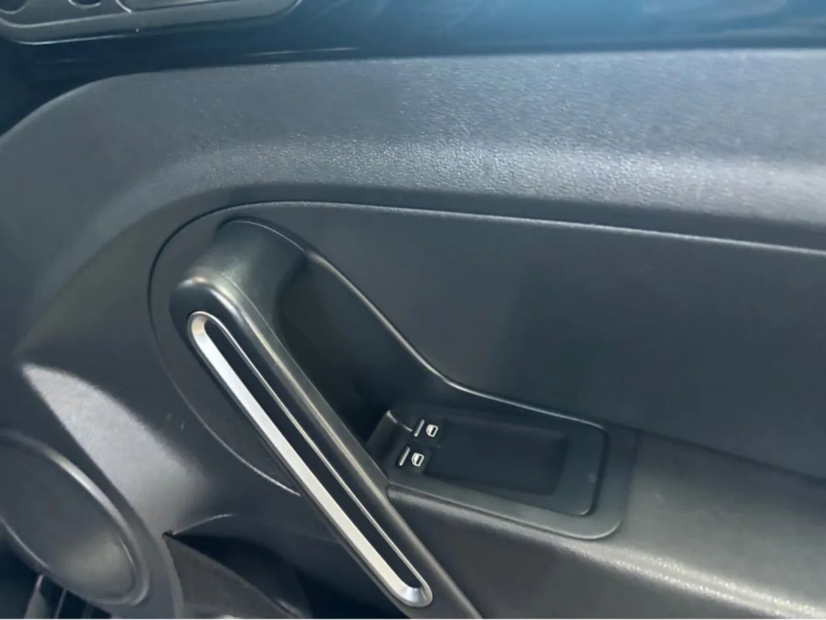 Volkswagen Beetle 1.2 TSI Automatic HI Line - Image 2