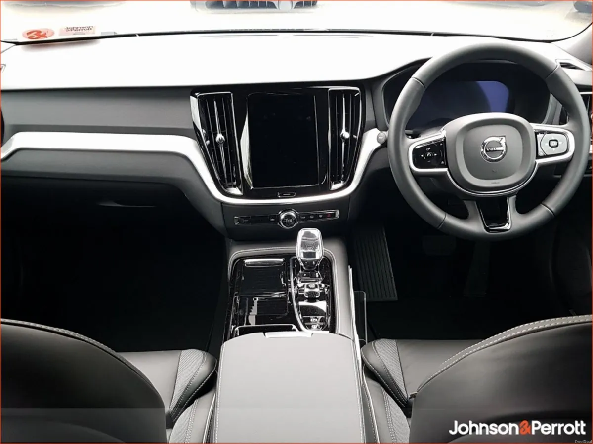 Volvo V60 T6 350 bhp AWD PHEV Plus Dark - 360 Came - Image 2