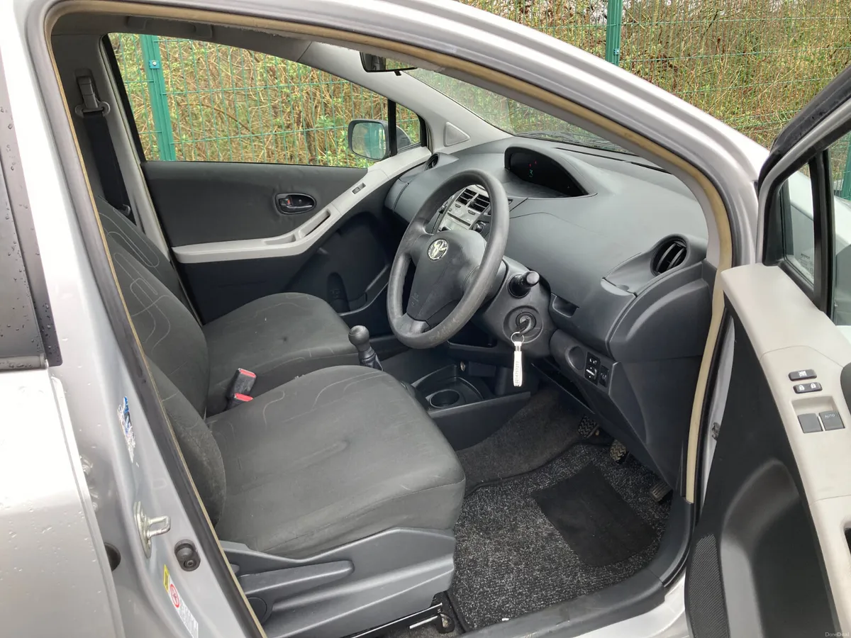2010 Toyota Yaris 1.0 Petrol - Image 4