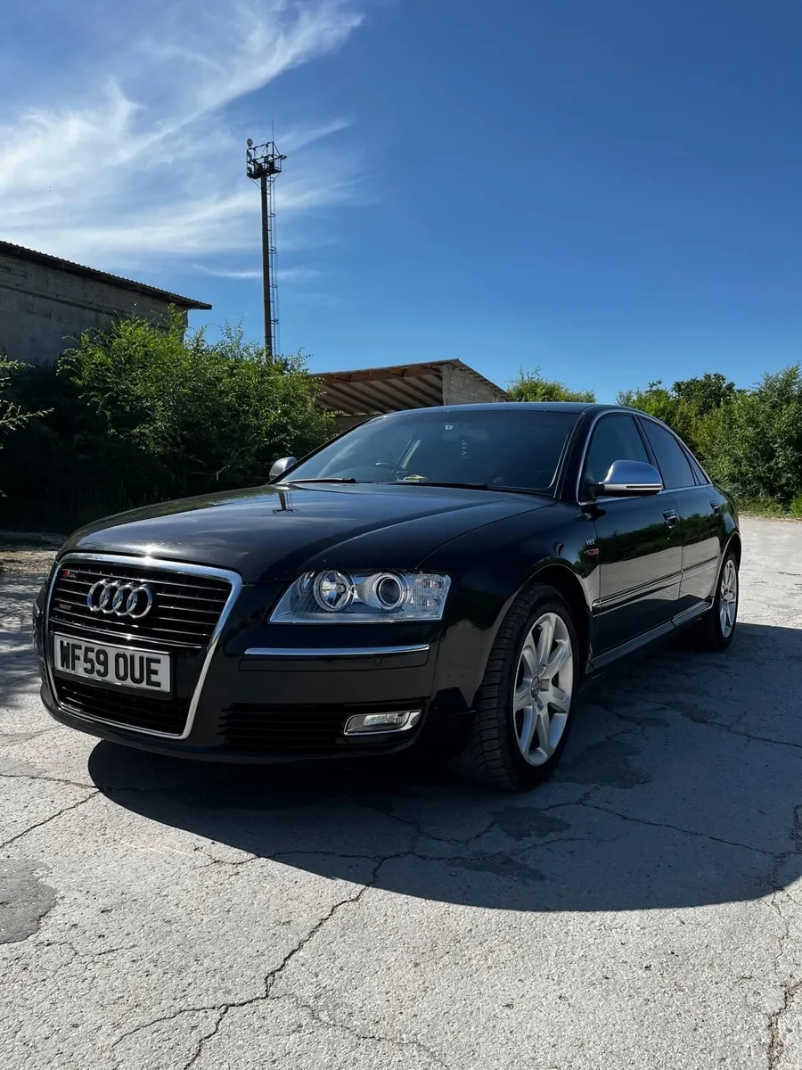 Audi A8 2009 - Image 1