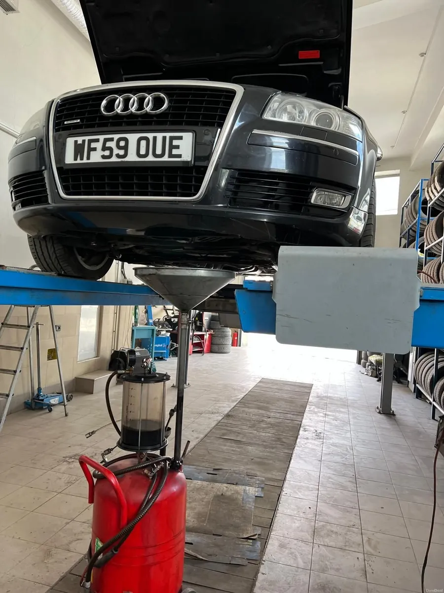 Audi A8 2009 - Image 4