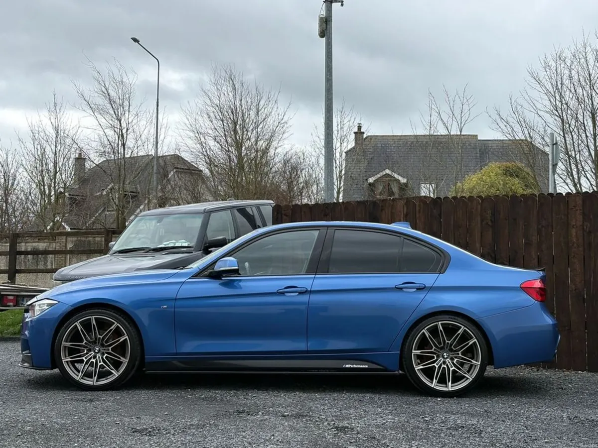 BMW 3-Series ESTORIL BLUE - MSPORT - AUTO - Image 4
