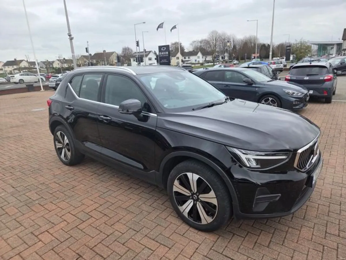 Volvo XC40 Phev T4 Plus Bright 5DR Auto - Image 1