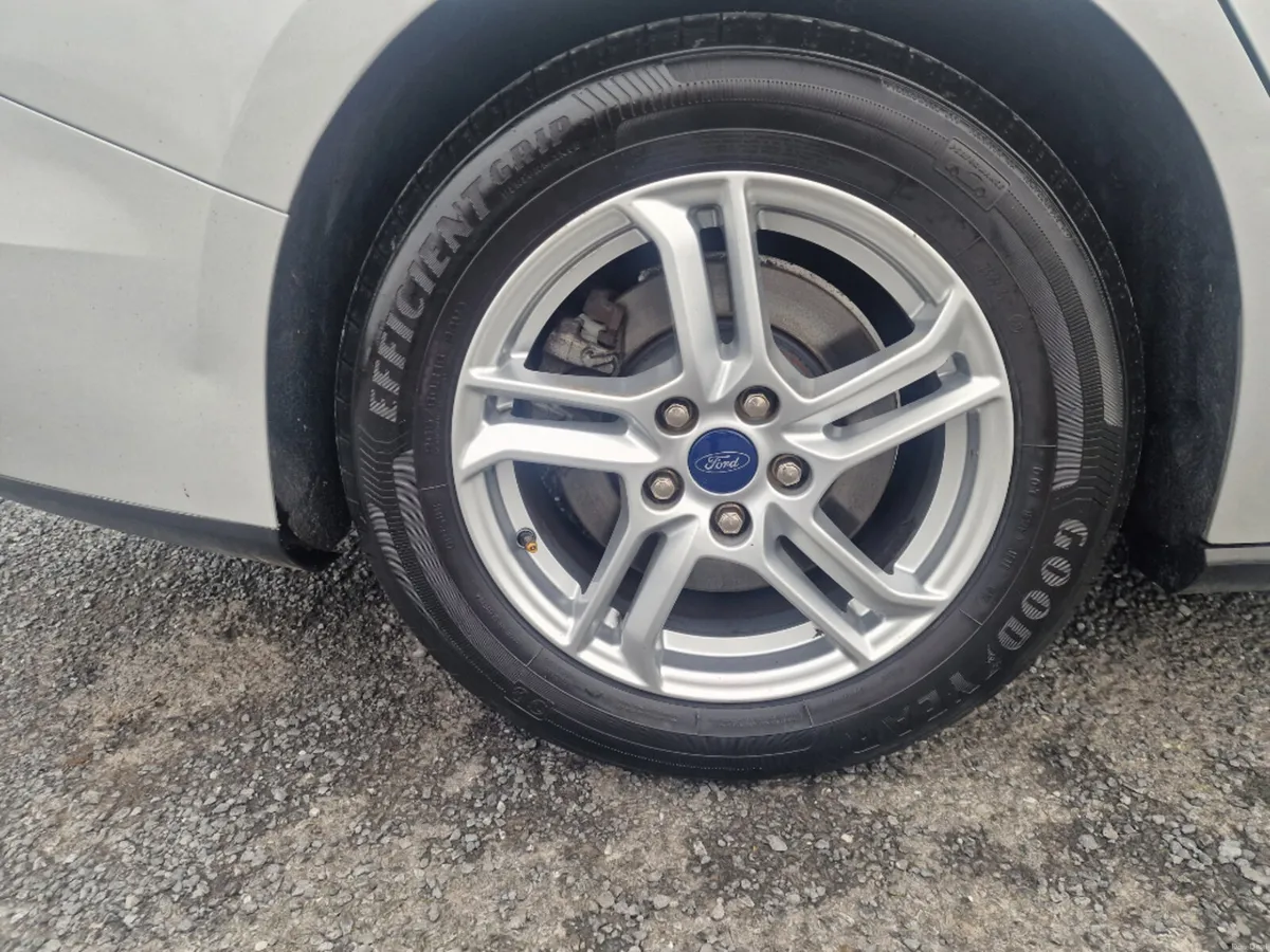 Ford Focus Zetec Edition 1.5TD 120*QUALITY ASSURED - Image 4