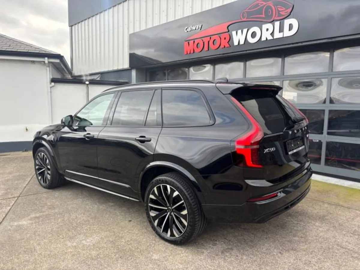 Volvo XC90 2.0 T8 18.8kWh Ultra Dark Auto 4WD Euro - Image 2
