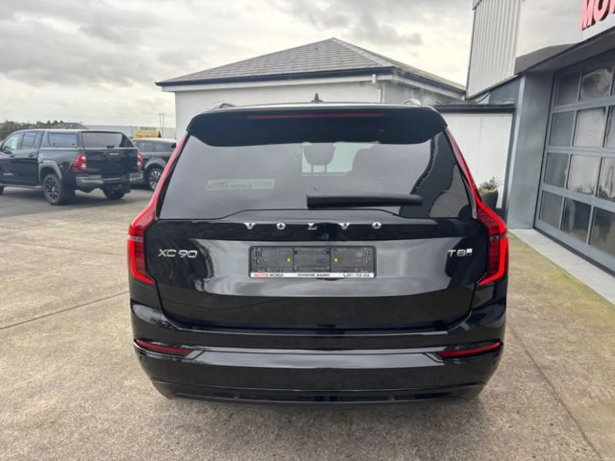 Volvo XC90 2.0 T8 18.8kWh Ultra Dark Auto 4WD Euro - Image 3