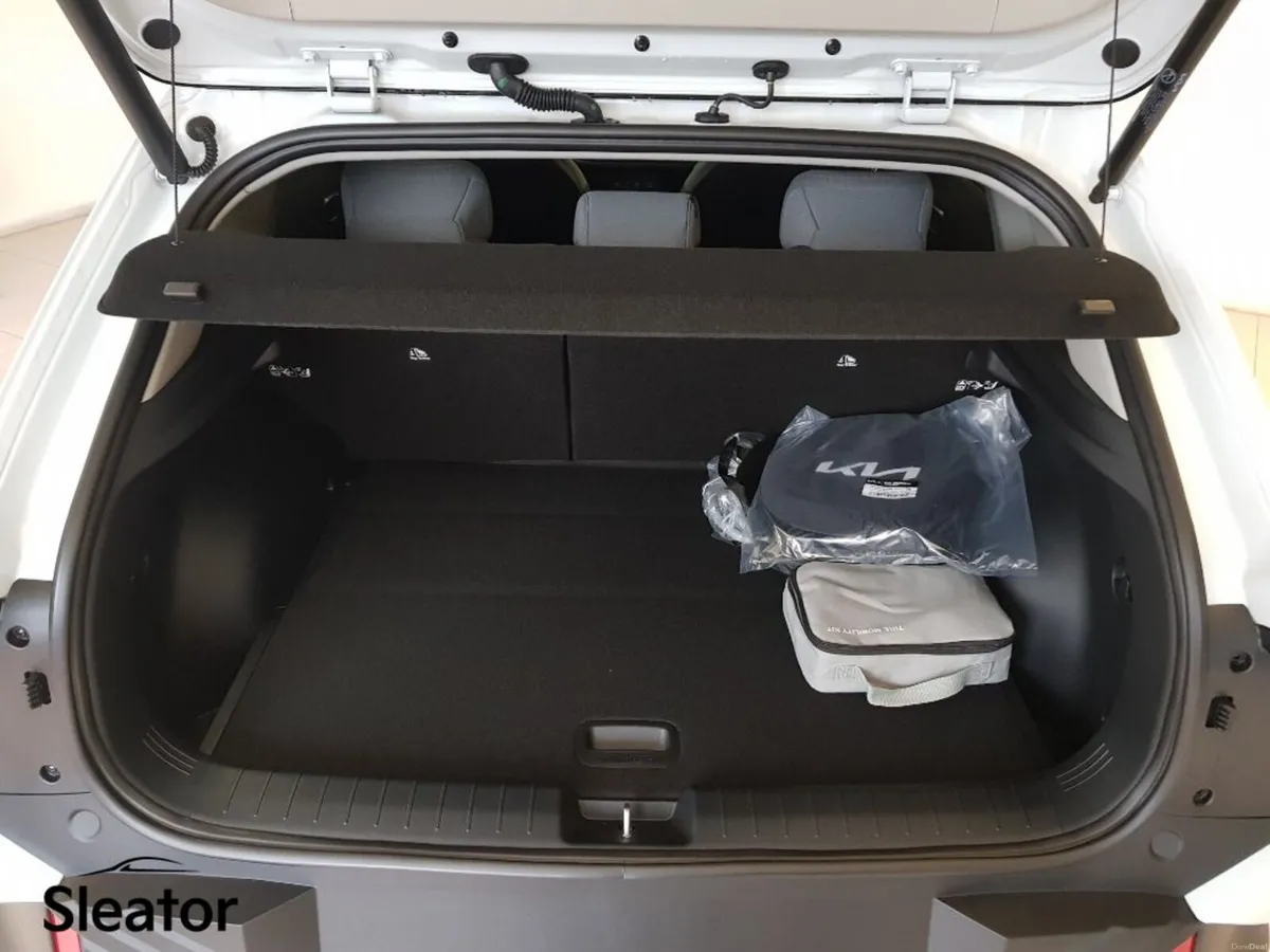 Kia EV4 Hatchback - Image 4
