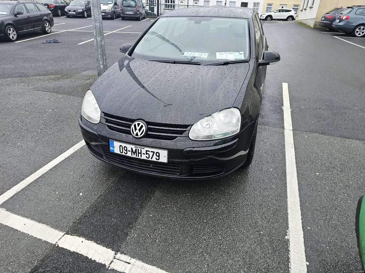 2009 Volkswagen Golf - Image 1