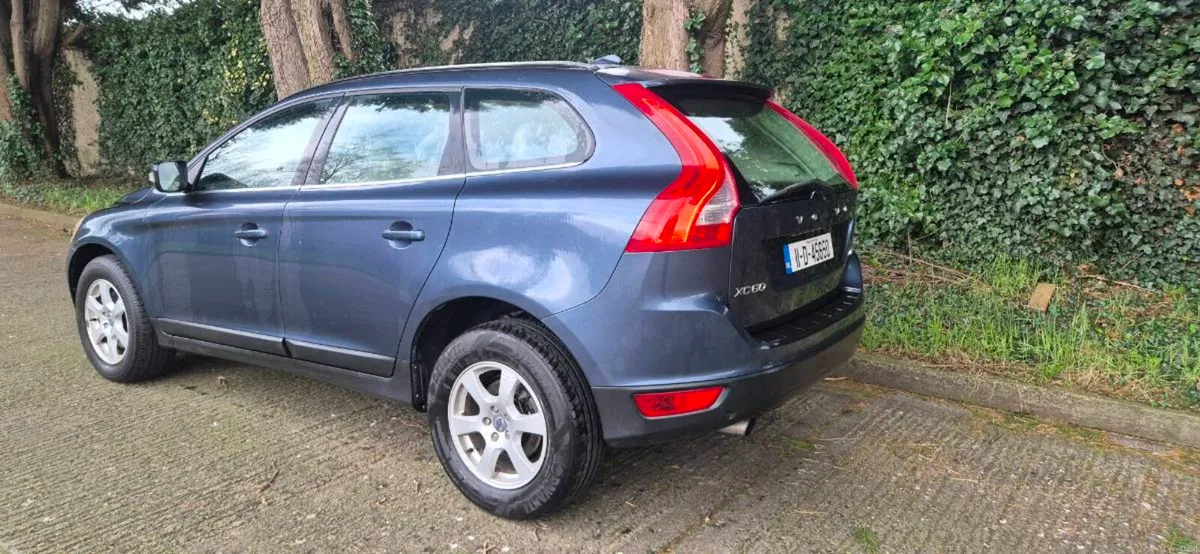 VOLVO XC60 FOR SALE. HAS SOME ISSUES. QUICK SALE. - Image 3
