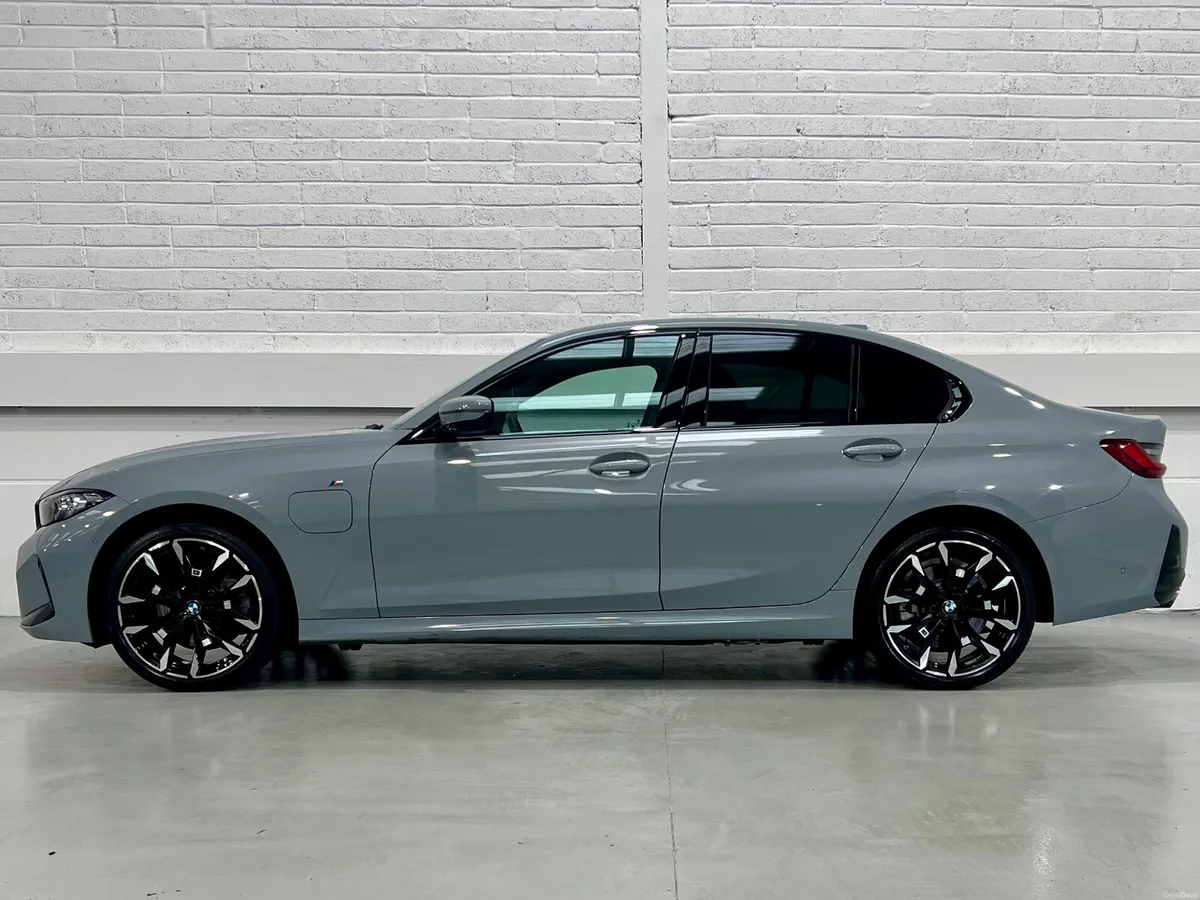 BMW 3 Series 330e M Sport Auto - 19.5kWh / 100 km - Image 4