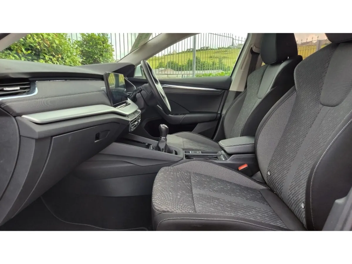 Skoda Octavia STYLE 1.0 TSI 110HP 5DR-AS NEW WITH - Image 4