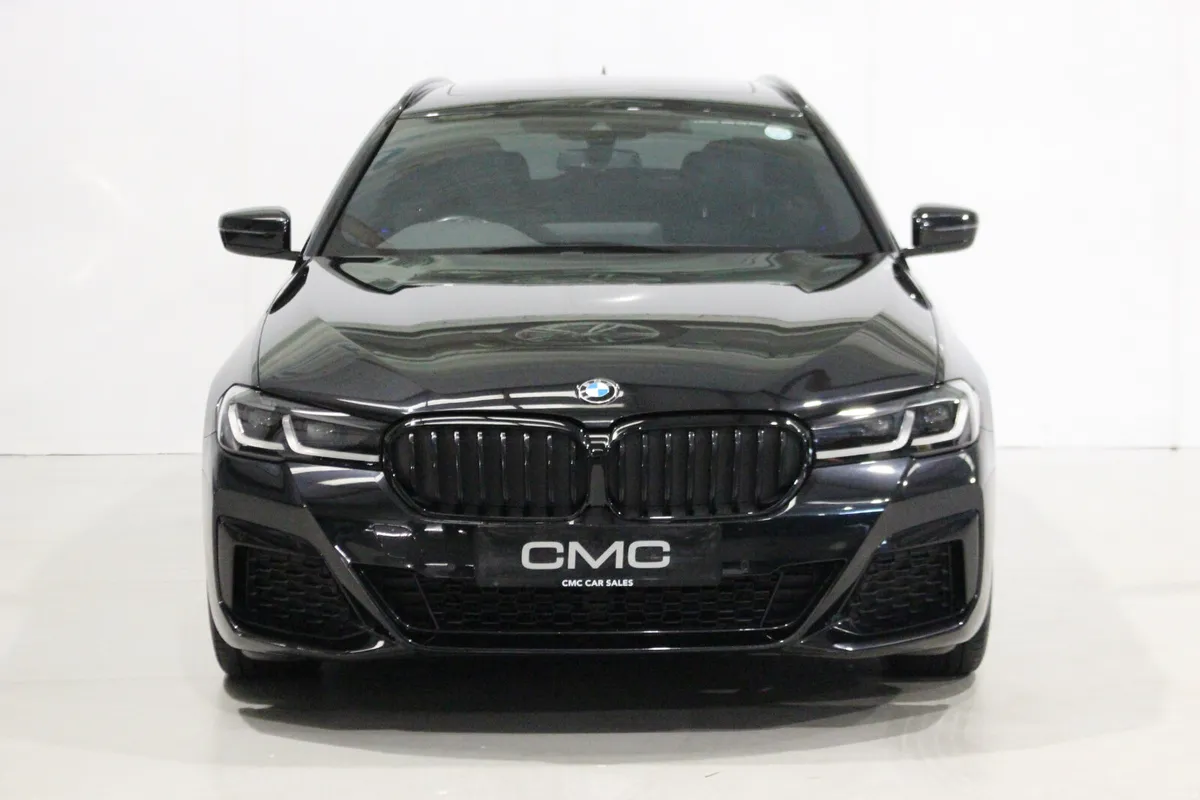 BMW 5-Series 2023 520D MHT MSPORT PRO ESTATE - Image 2