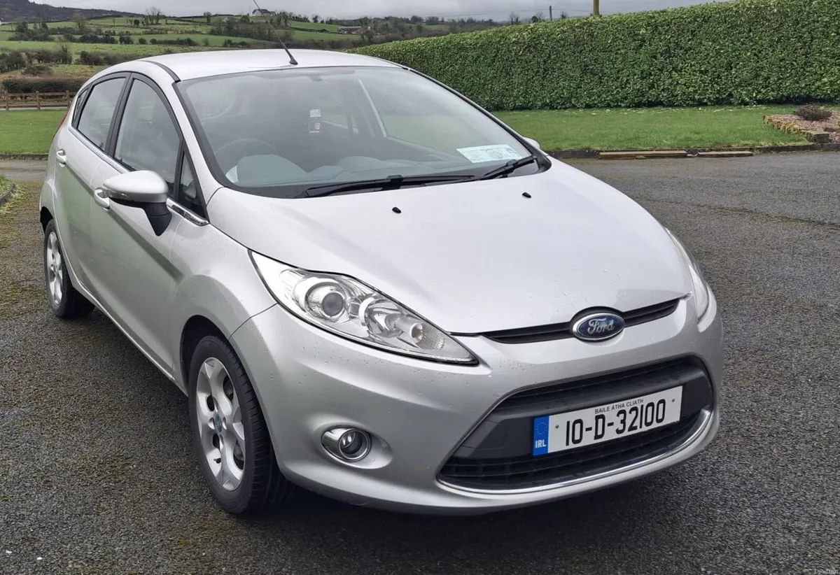 Ford Fiesta 2010 - Image 2