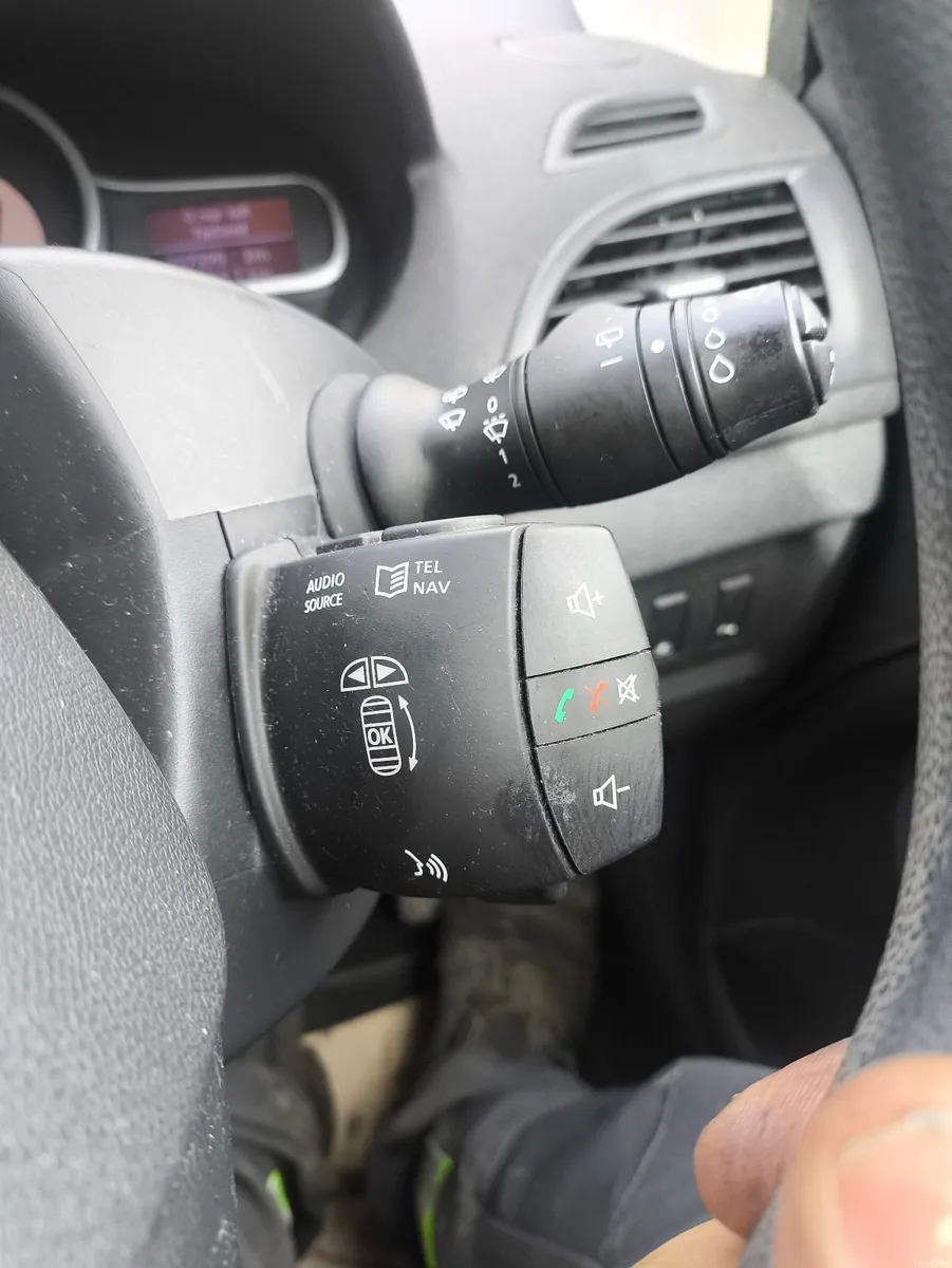 Renault Megane 2010 - Image 2