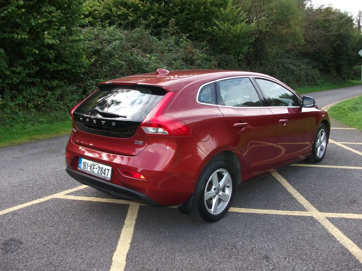 Volvo V40 2.0  LOW KLM  TRADEIN WELCOME  2016 - Image 2