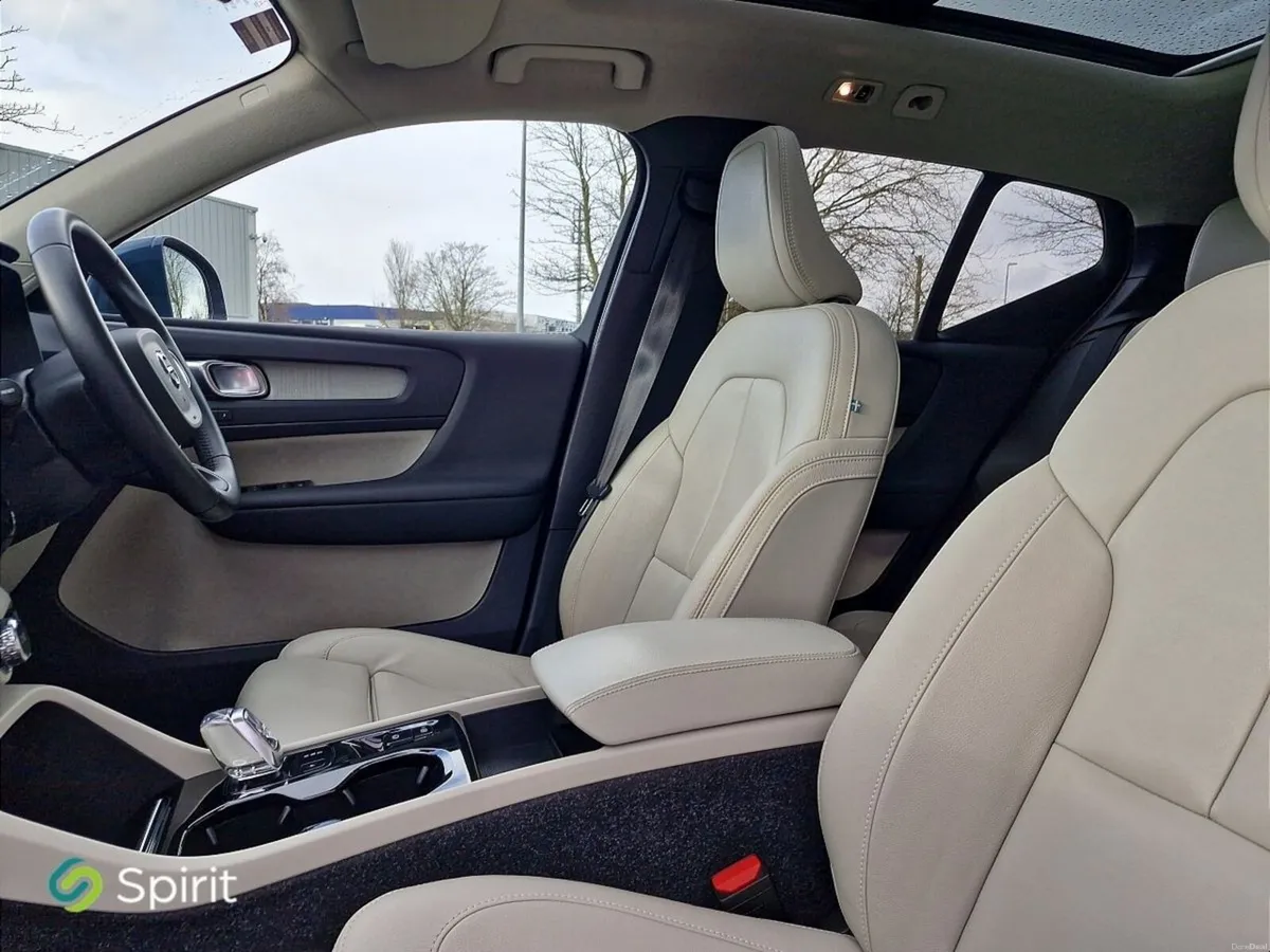 Volvo XC40 PHEV T5 (262hp) Inscription Pro, Leathe - Image 3