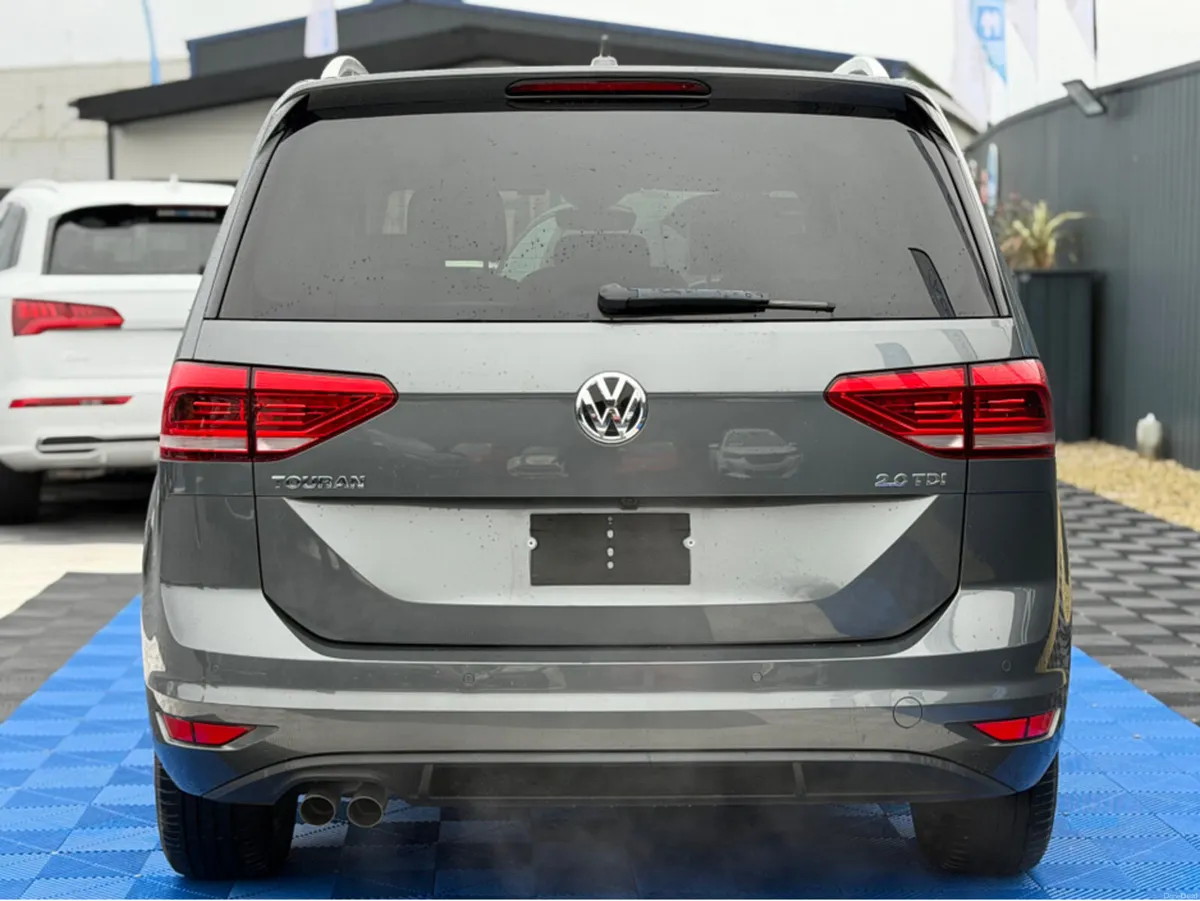 Volkswagen Touran HIGHLINE PREMIUM - 2.0L DIESEL - - Image 2
