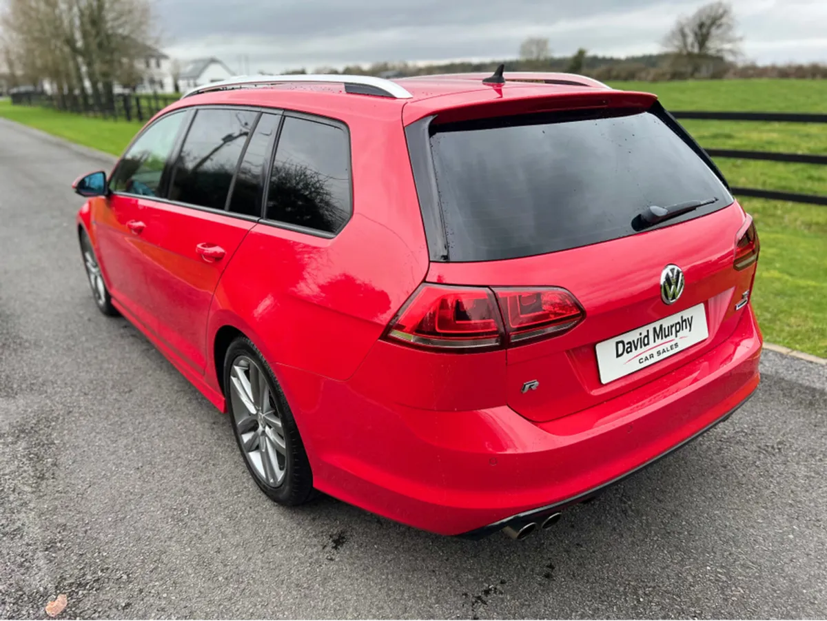 Volkswagen Golf R Line estate - Image 3
