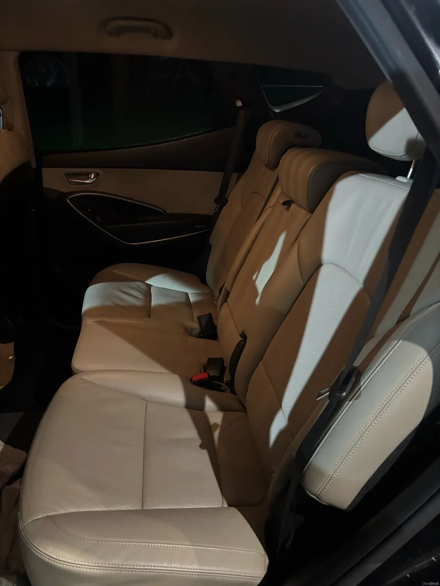 Hyundai Santa Fe 2017 - Image 6