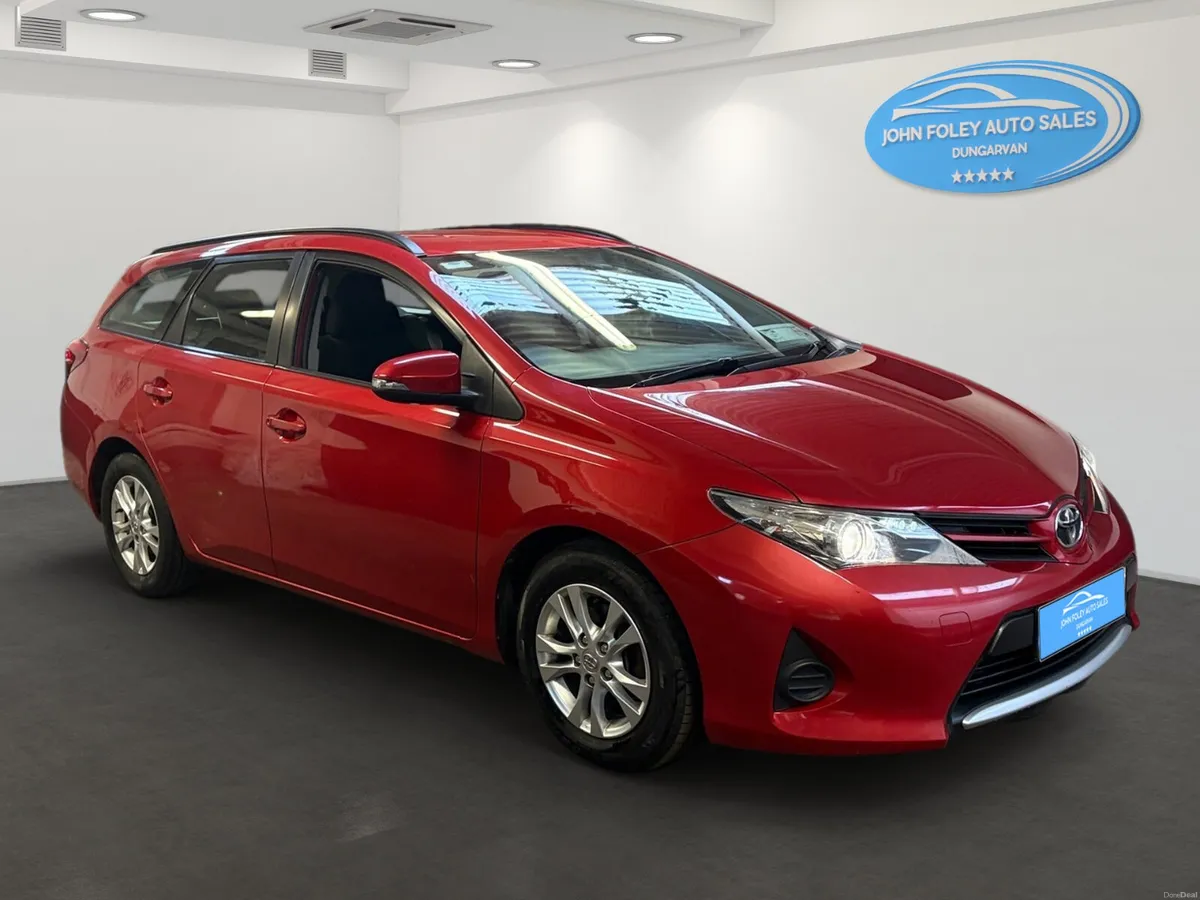 142-Toyota -Auris -1.4 -D4D -Estate - Image 3