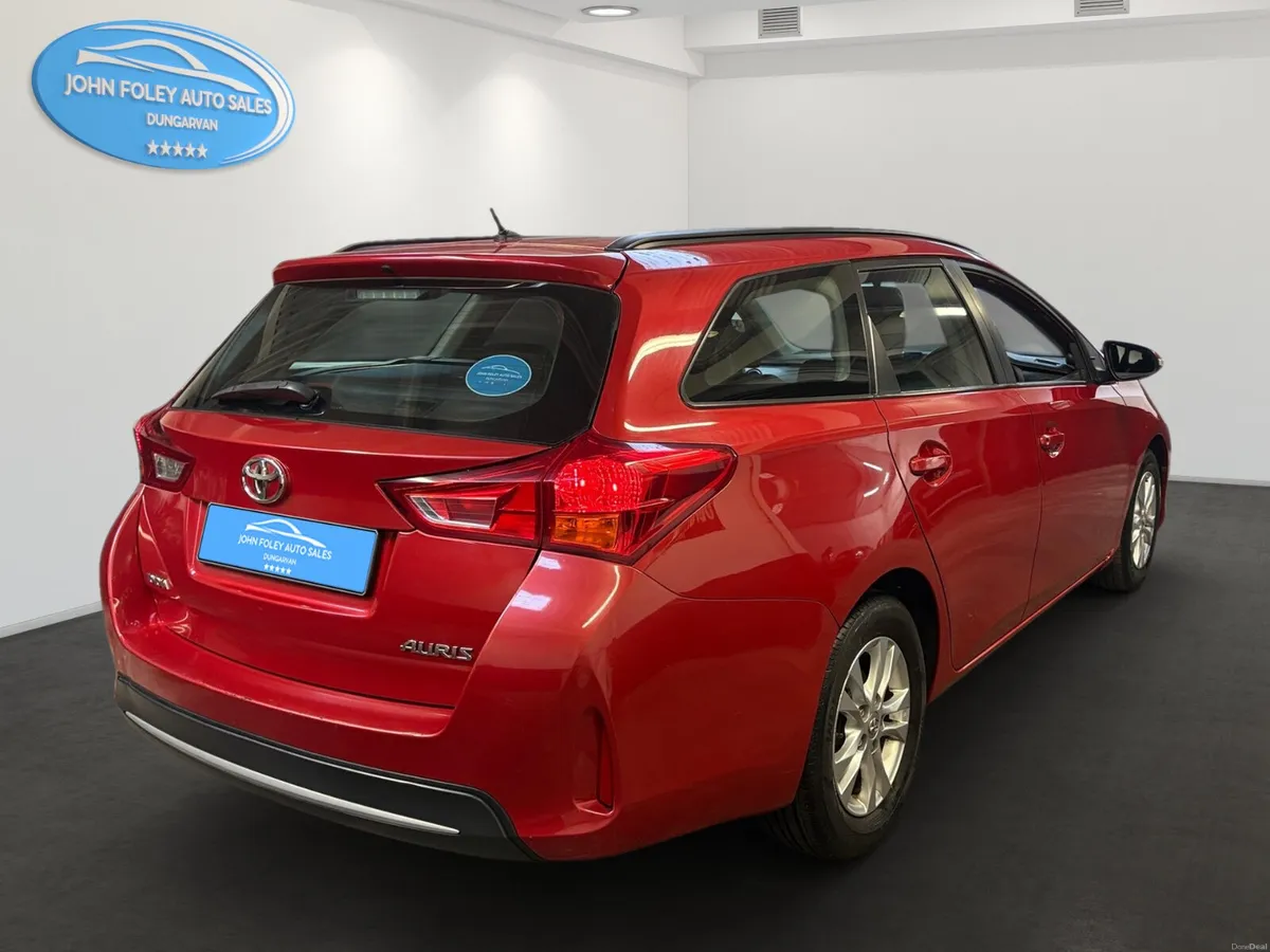 142-Toyota -Auris -1.4 -D4D -Estate - Image 5
