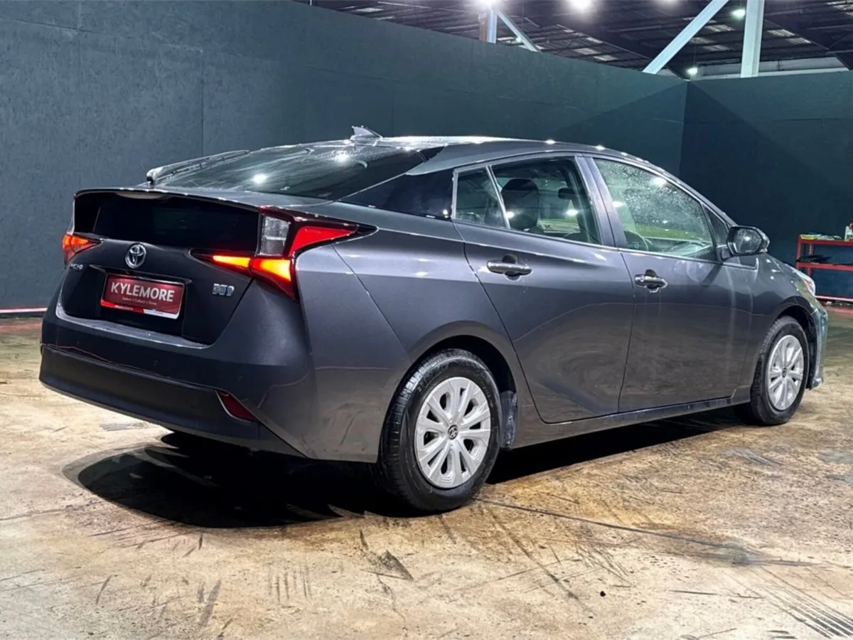Toyota Prius HYBRID AUTOMATIC 1.8L - REVERSE CAMER - Image 4