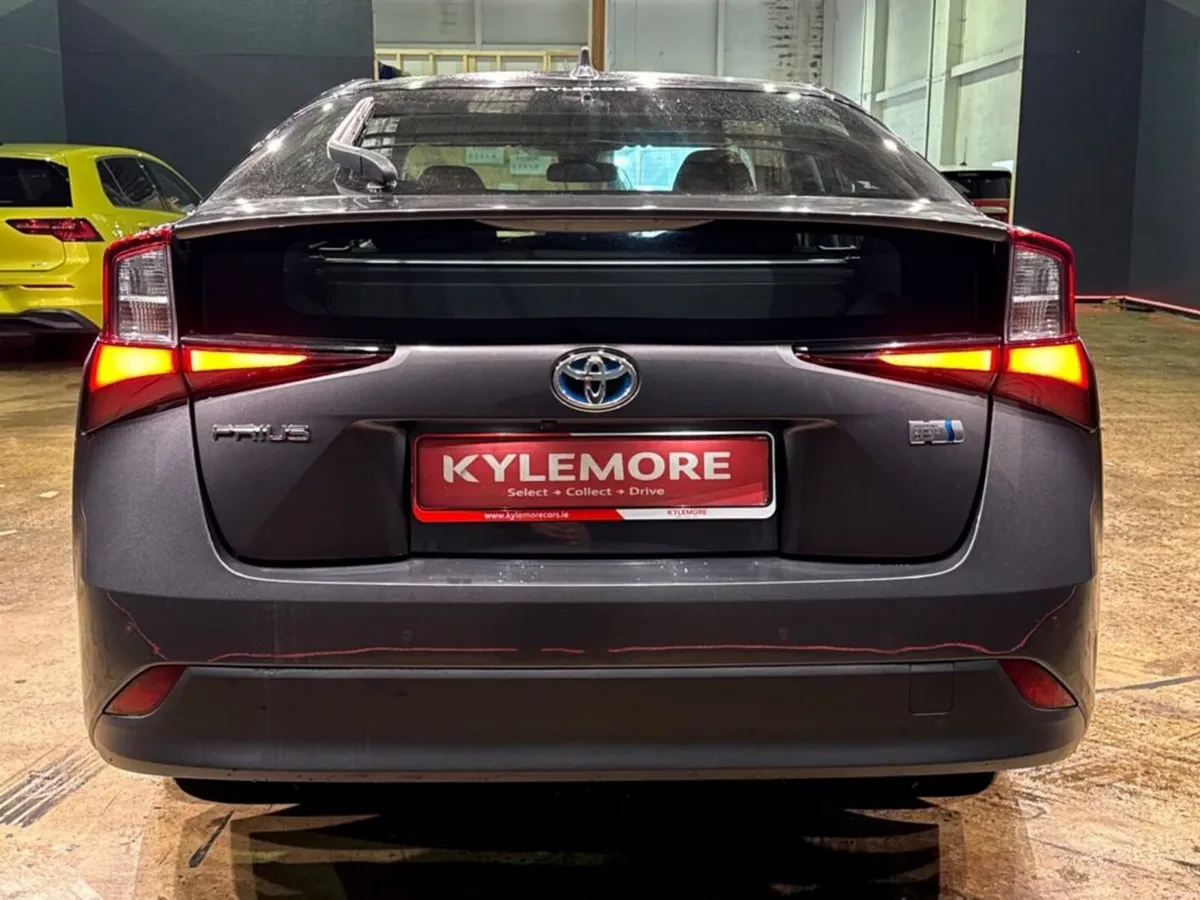 Toyota Prius HYBRID AUTOMATIC 1.8L - REVERSE CAMER - Image 4