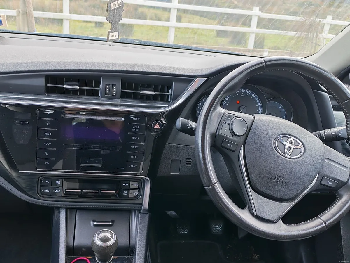 Toyota Auris 2016 - Image 4