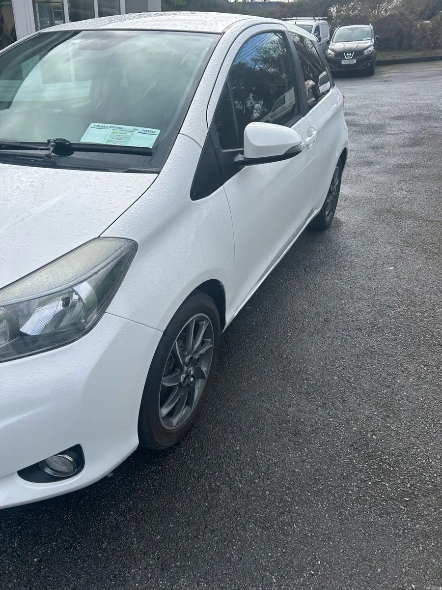 2013 Toyota Yaris sports 1.3 petrol 3 door - Image 3