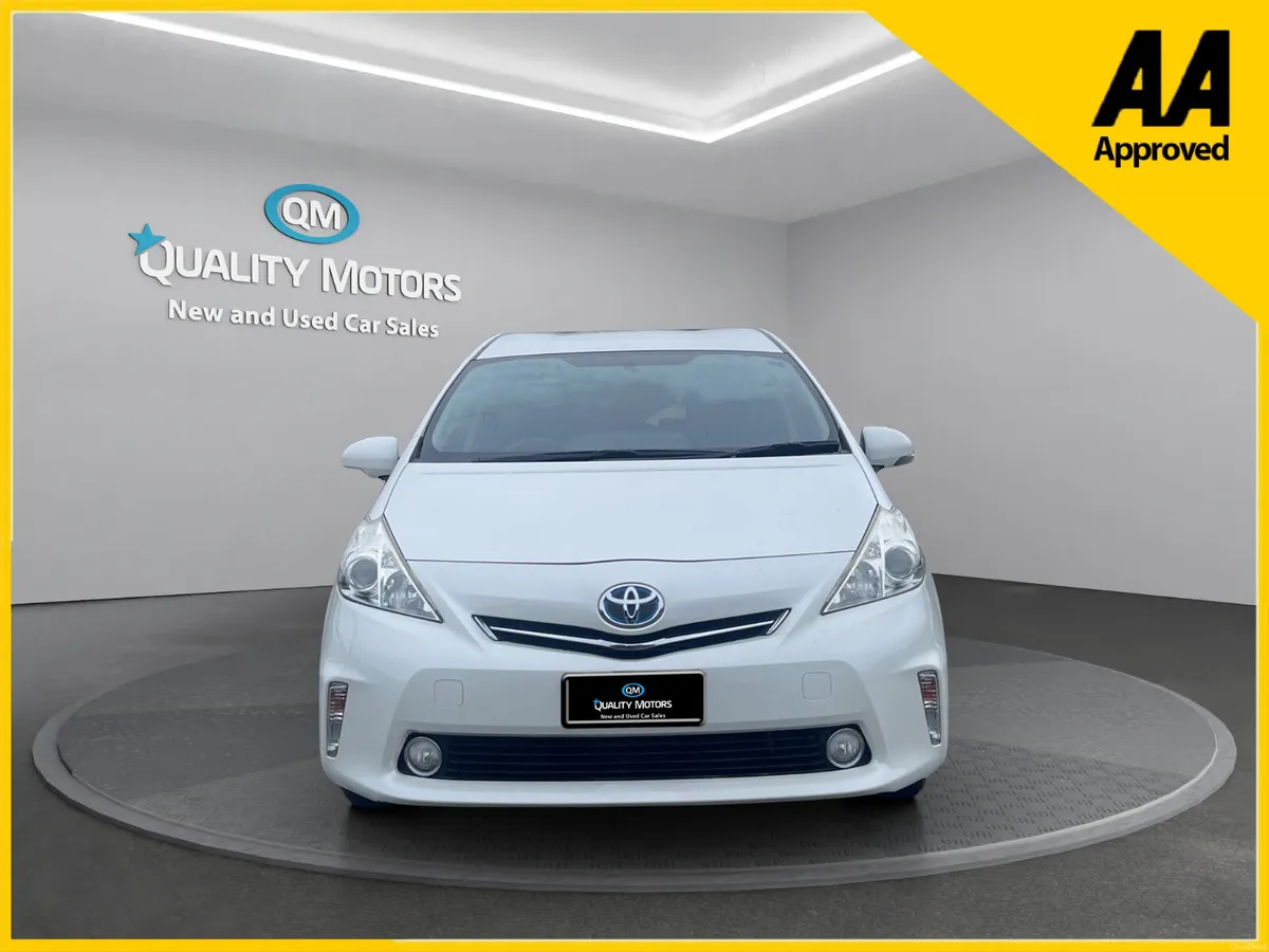 2014 PRIUS ALPHA HYBRID (S44) - Image 2