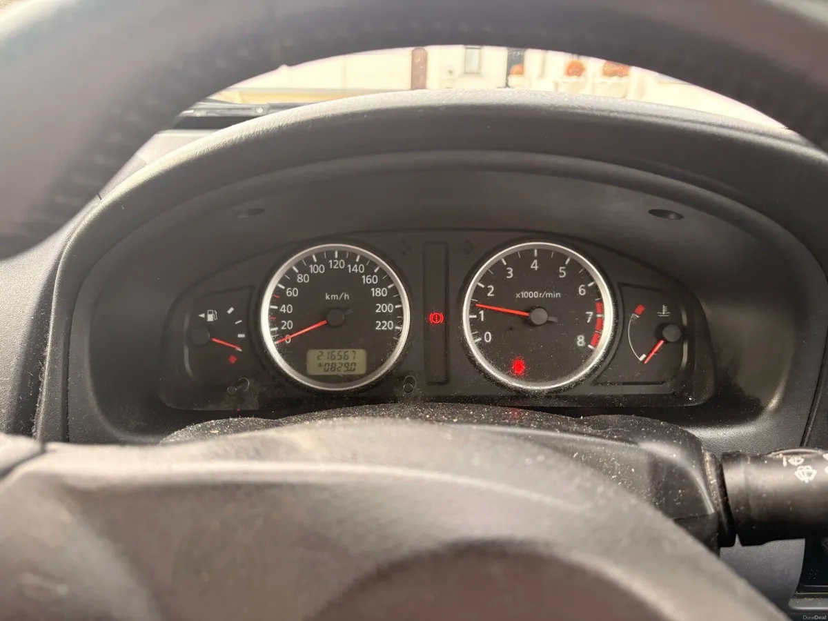 Nissan almera - Image 2