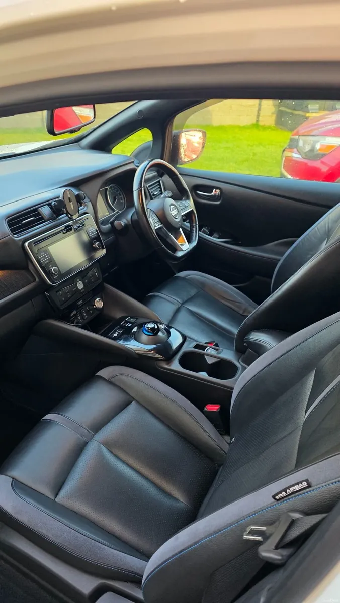 Nissan Leaf 2018 Top spec, low mileage,new tyres - Image 4