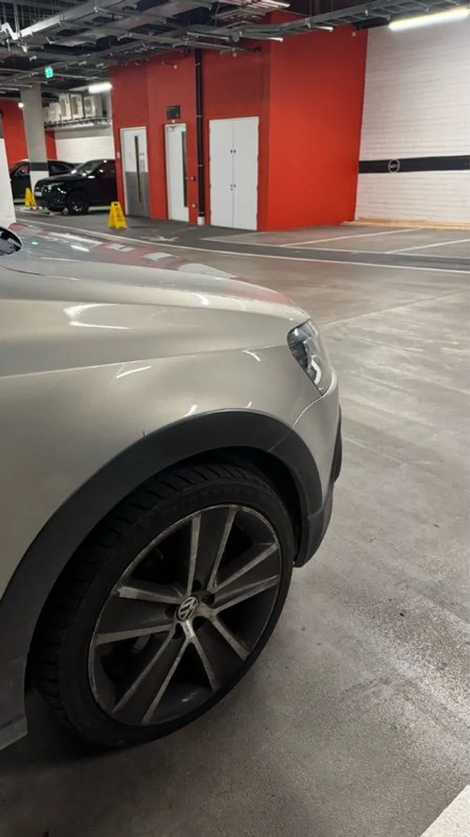 2013 Volkswagen Polo - Image 2