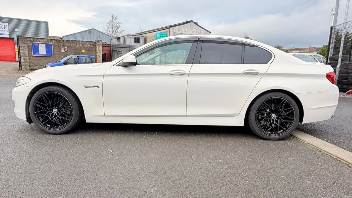 BMW 528 I 2012 WHITE - Image 3