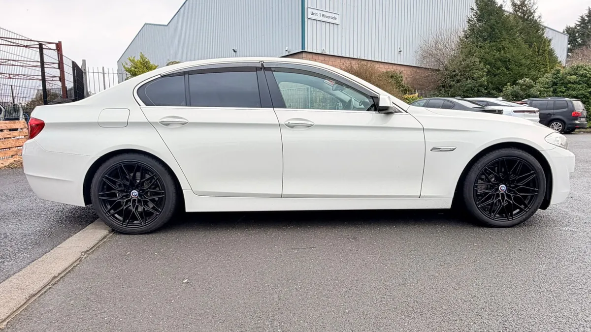 BMW 528 I 2012 WHITE - Image 2