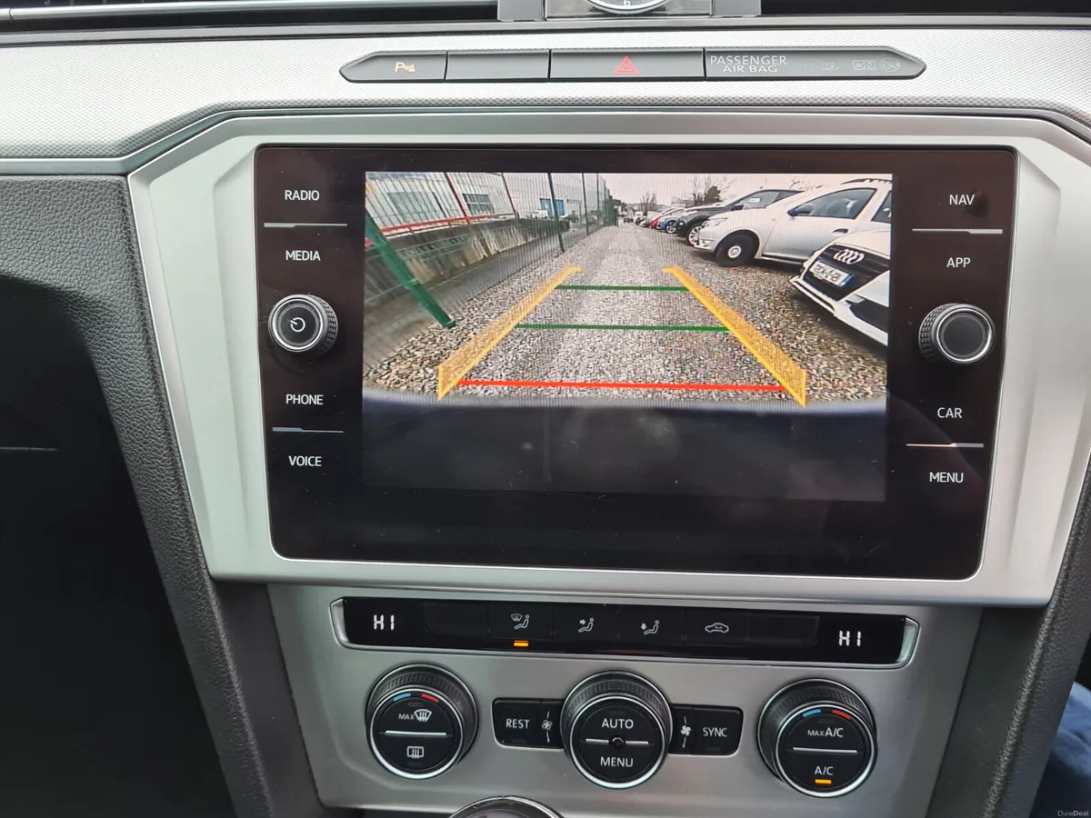 Volkswagen Passat 2018 - Image 4