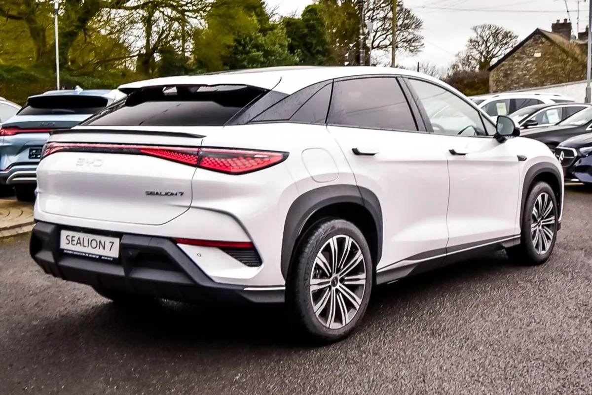 BYD SEALION 7 Comfort 482km Range - Image 2