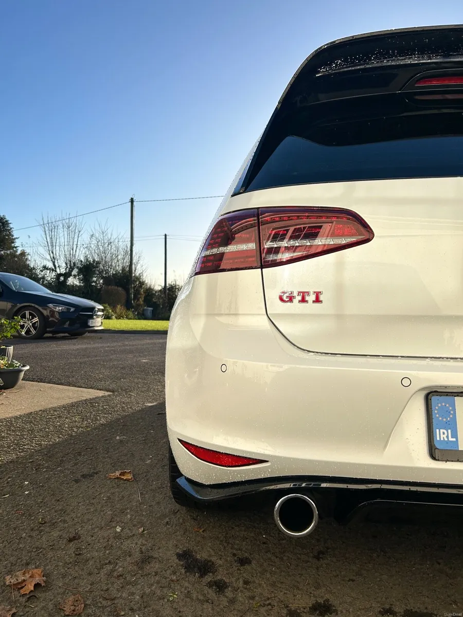 2016 Golf GTI Clubsport 2.0 TSI Street Edition - Image 4