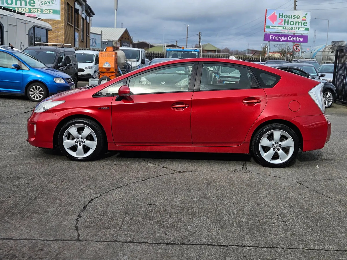 Toyota Prius 1.8 Hybrid - Image 3