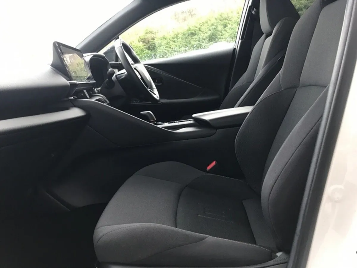 Toyota C-HR HYBRID SPORT+ - GRANDONS - Image 6