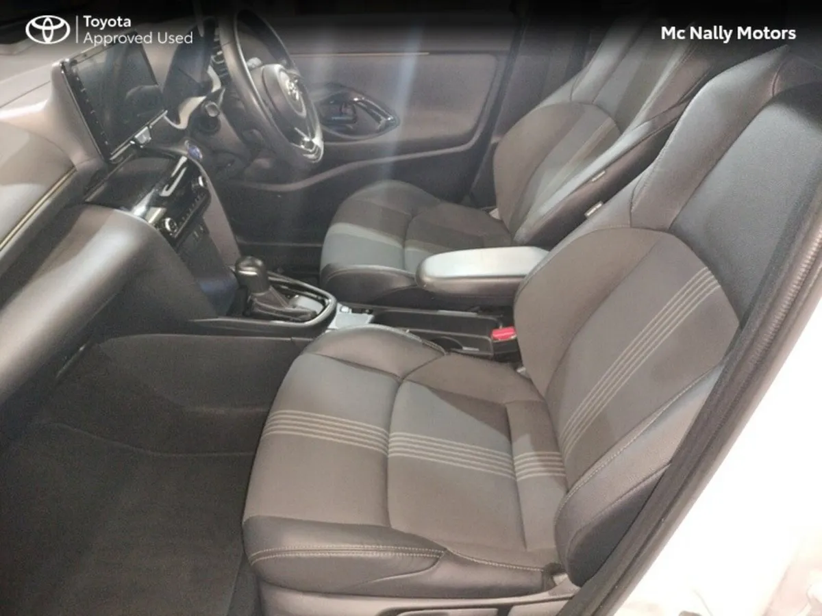 Toyota Yaris Cross ADVENTURE FWD SIDE STEPS TOP SP - Image 6
