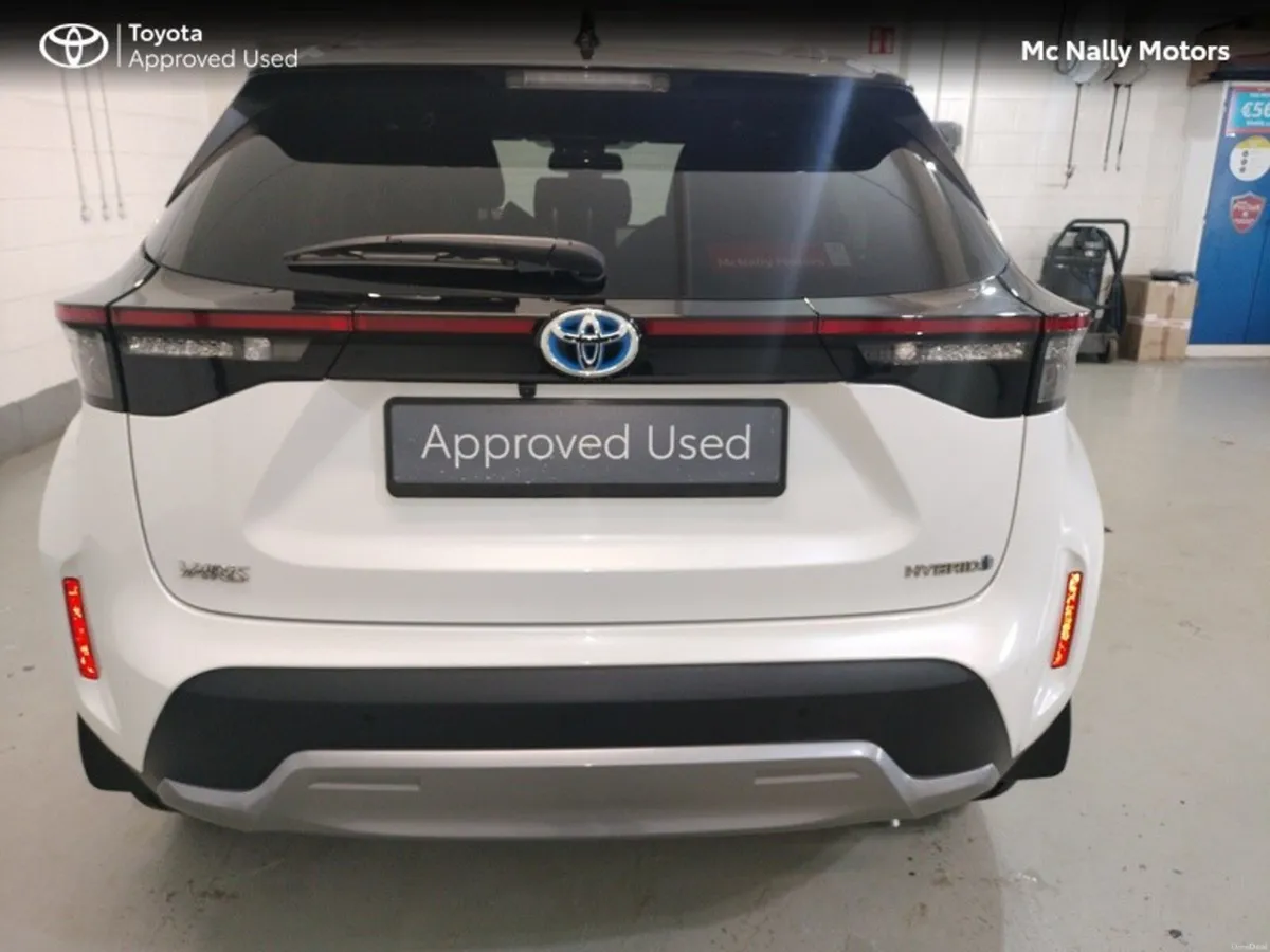 Toyota Yaris Cross ADVENTURE FWD SIDE STEPS TOP SP - Image 4
