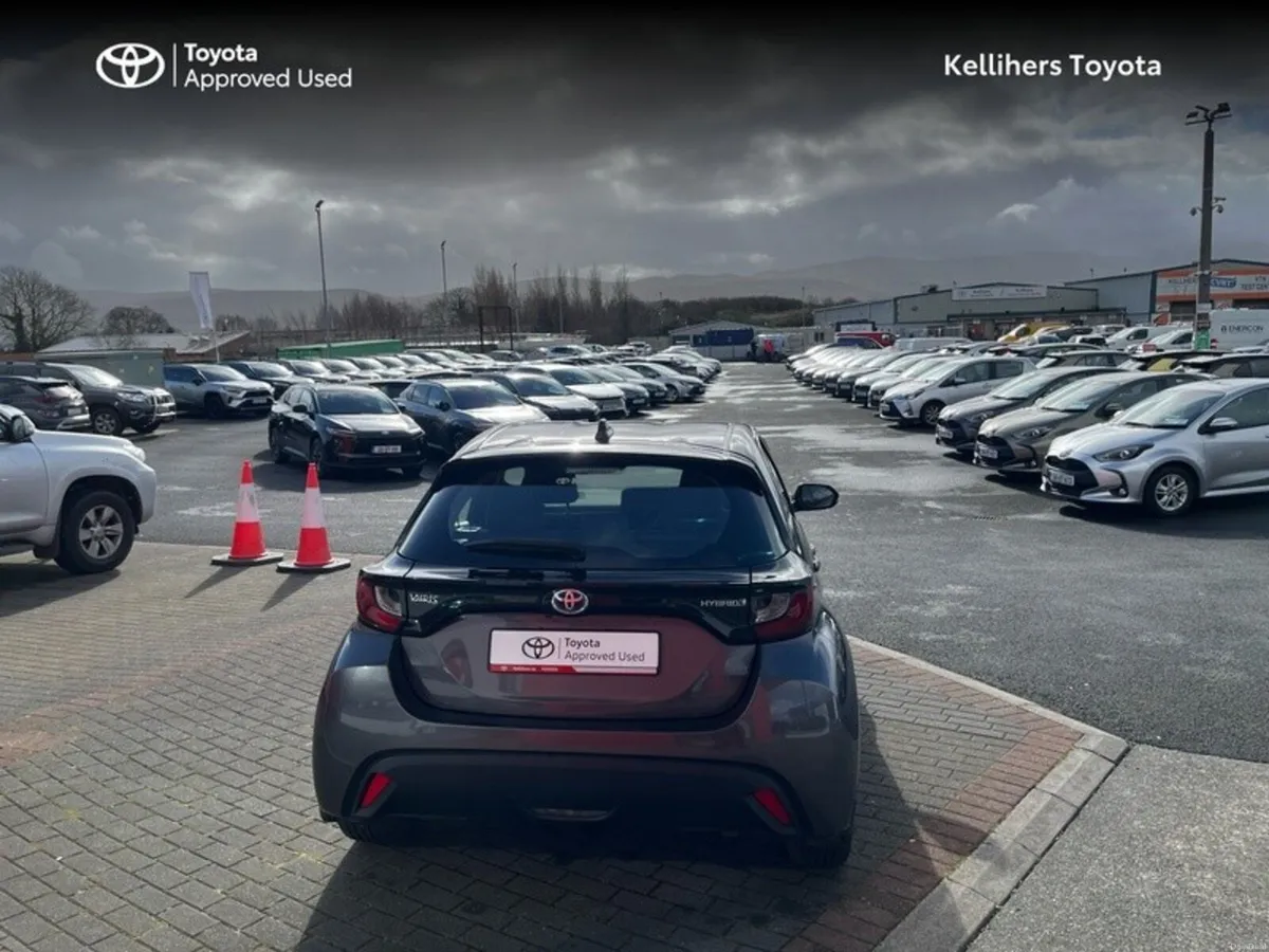 Toyota Yaris Hybrid Luna - Image 4