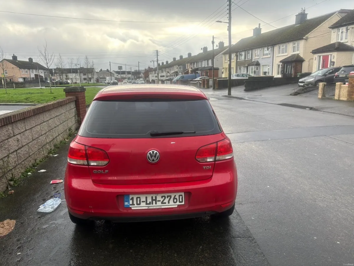 Volkswagen Golf 2010 LOW KMS - Image 2